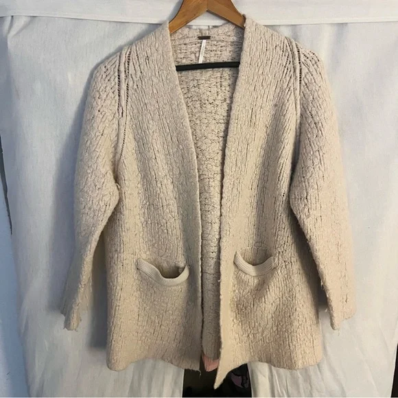 SOLD 🛑 Free People Wool Cardigan - Picture 1 of 5